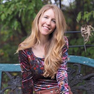 Meet your Posher, Caitlin